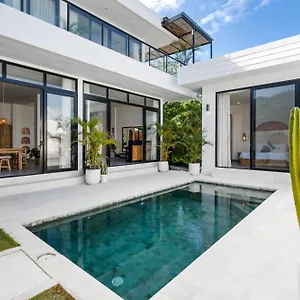 https://villa-pono-pono-by-yolla-hospitality.hotelsseminyak.net