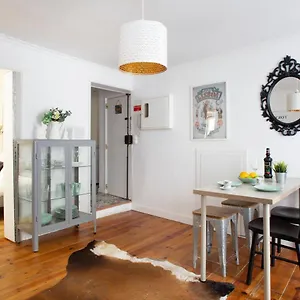 https://alfama-apartment.hotels-lisbon-portugal.com